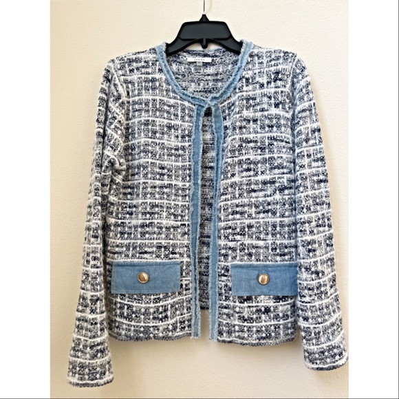 Sweaters - Knit sweater cardigan